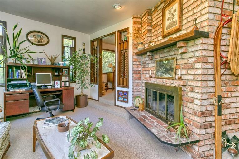 4458 Hillcrest Road Medford, OR 97504 - Photo 11 of 27 Additional Photo