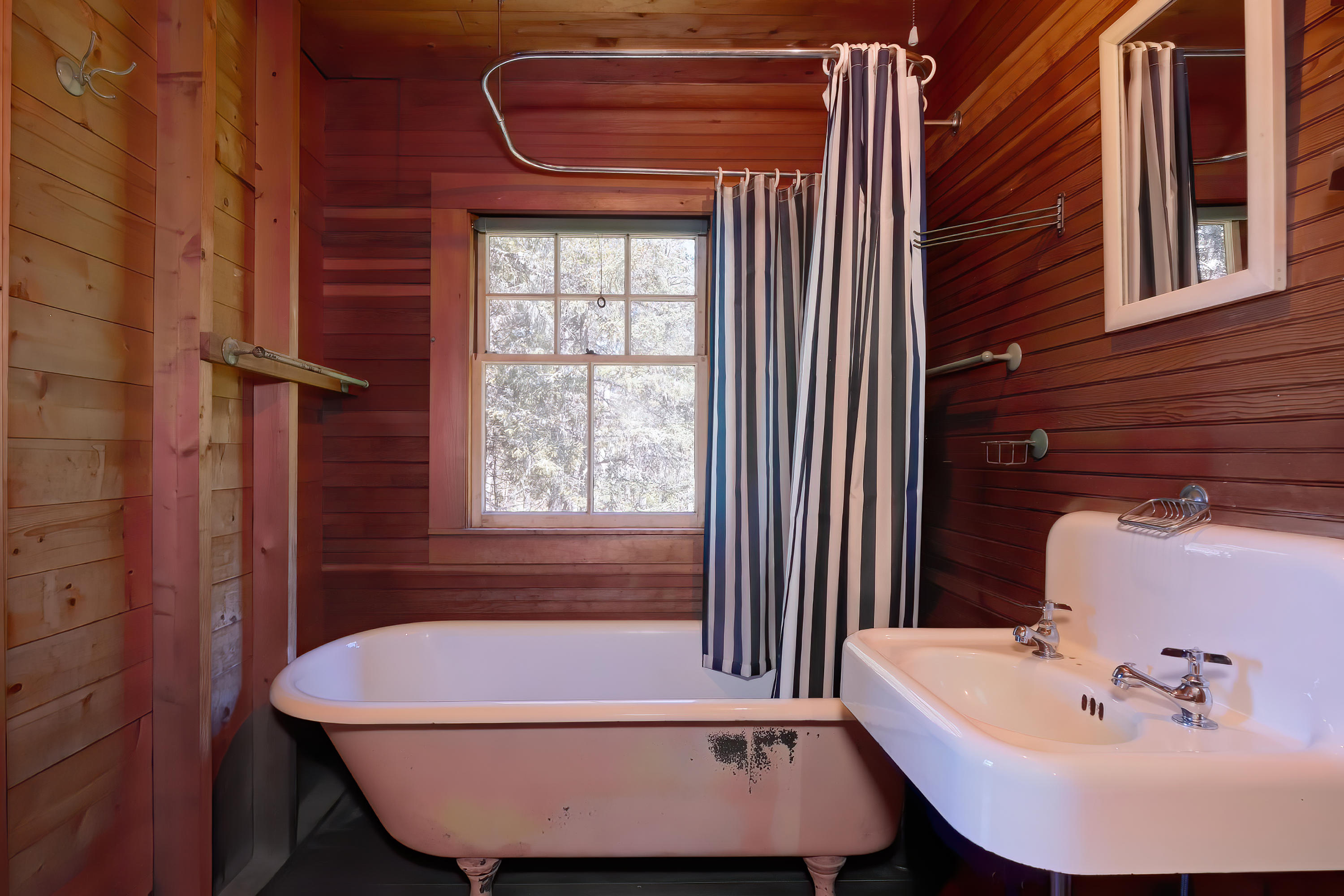 56 Mosswood Road Cranberry Isles, ME 04646 - Photo 22 of 40 Mosswoodbathroom