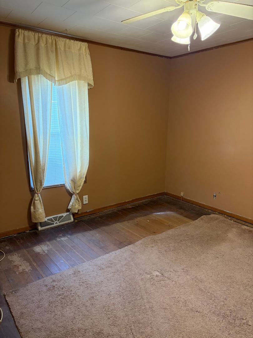 905 East North Street Pontiac, IL 61764 - Photo 10 of 12