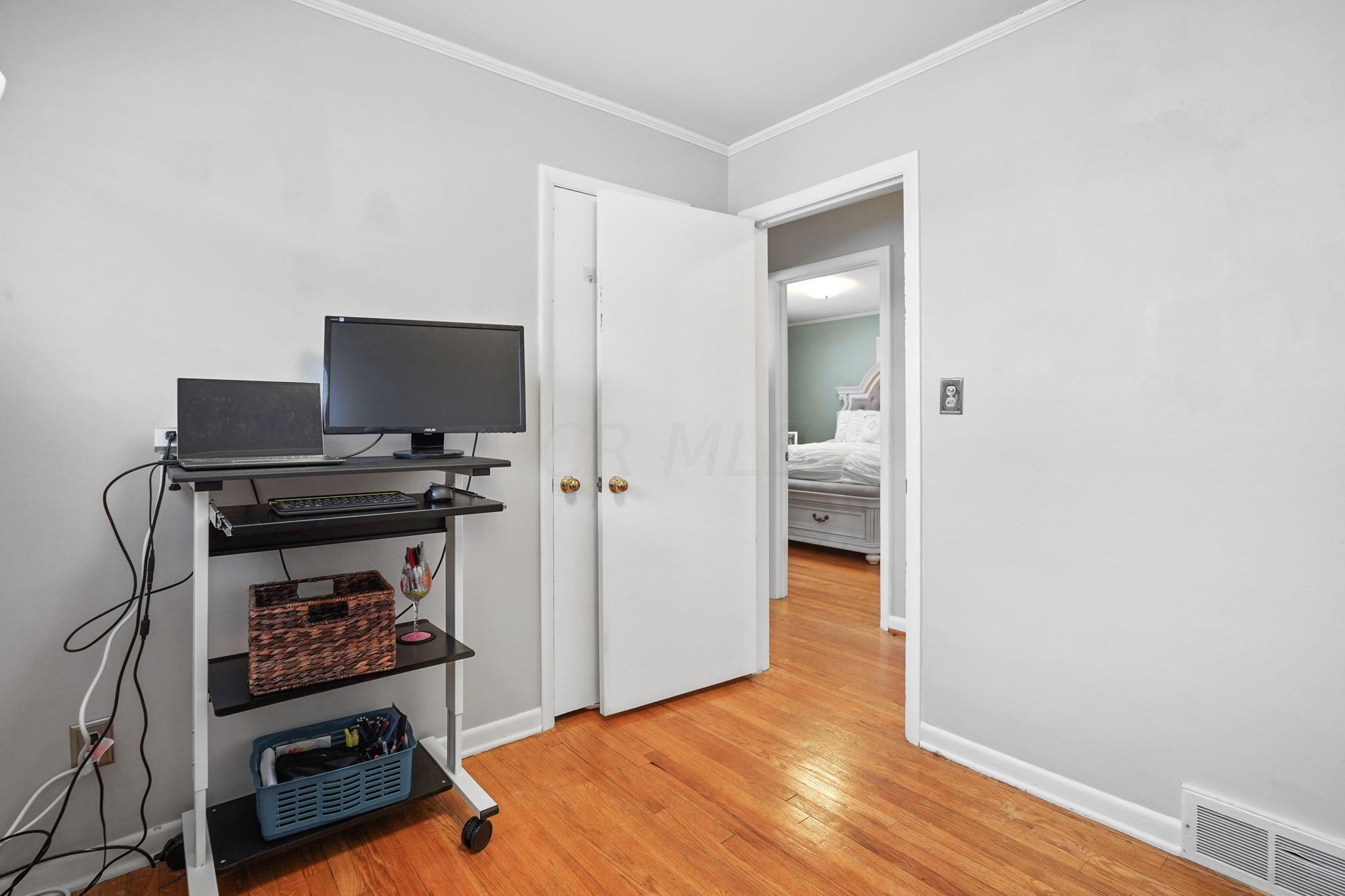 2338 Edgevale Road Columbus, OH 43221 - Photo 19 of 27 31-web-or-mls-DSC07297