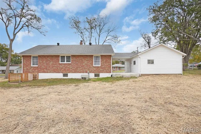 $360,000 | 316 Harding Avenue, Maryland Heights, MO 63043