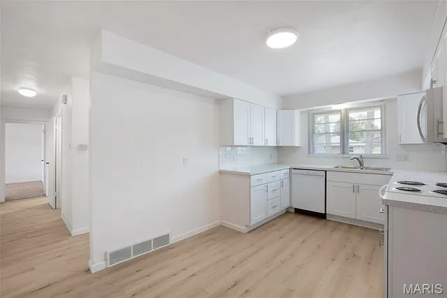 $360,000 | 316 Harding Avenue, Maryland Heights, MO 63043