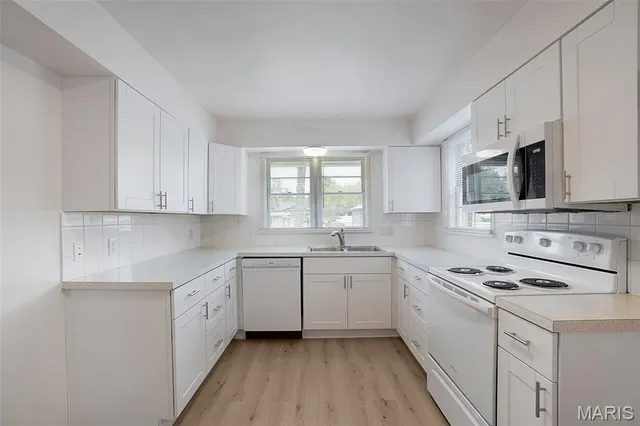 $360,000 | 316 Harding Avenue, Maryland Heights, MO 63043