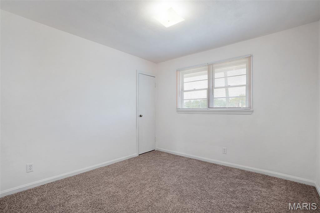 316 Harding Avenue Maryland Heights, MO 63043 - Photo 10 of 25