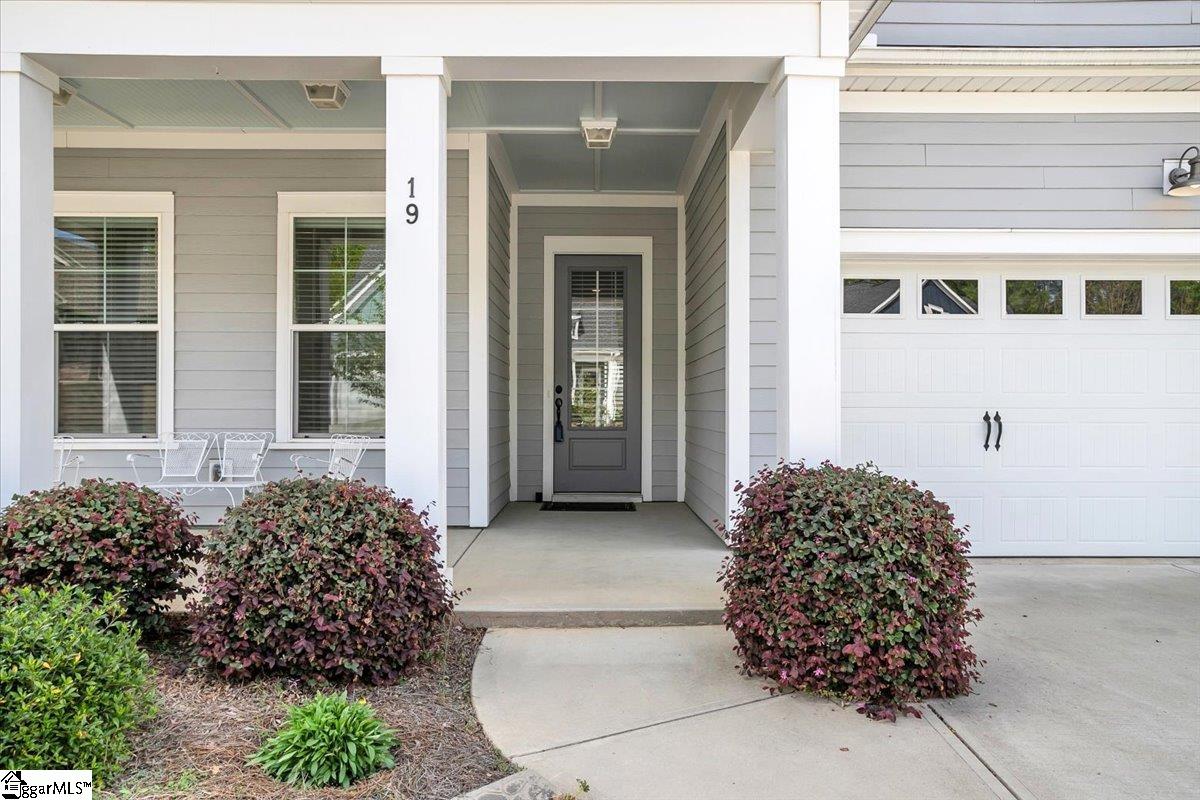 19 Moray Place Simpsonville, SC 29681 - Photo 4 of 43
