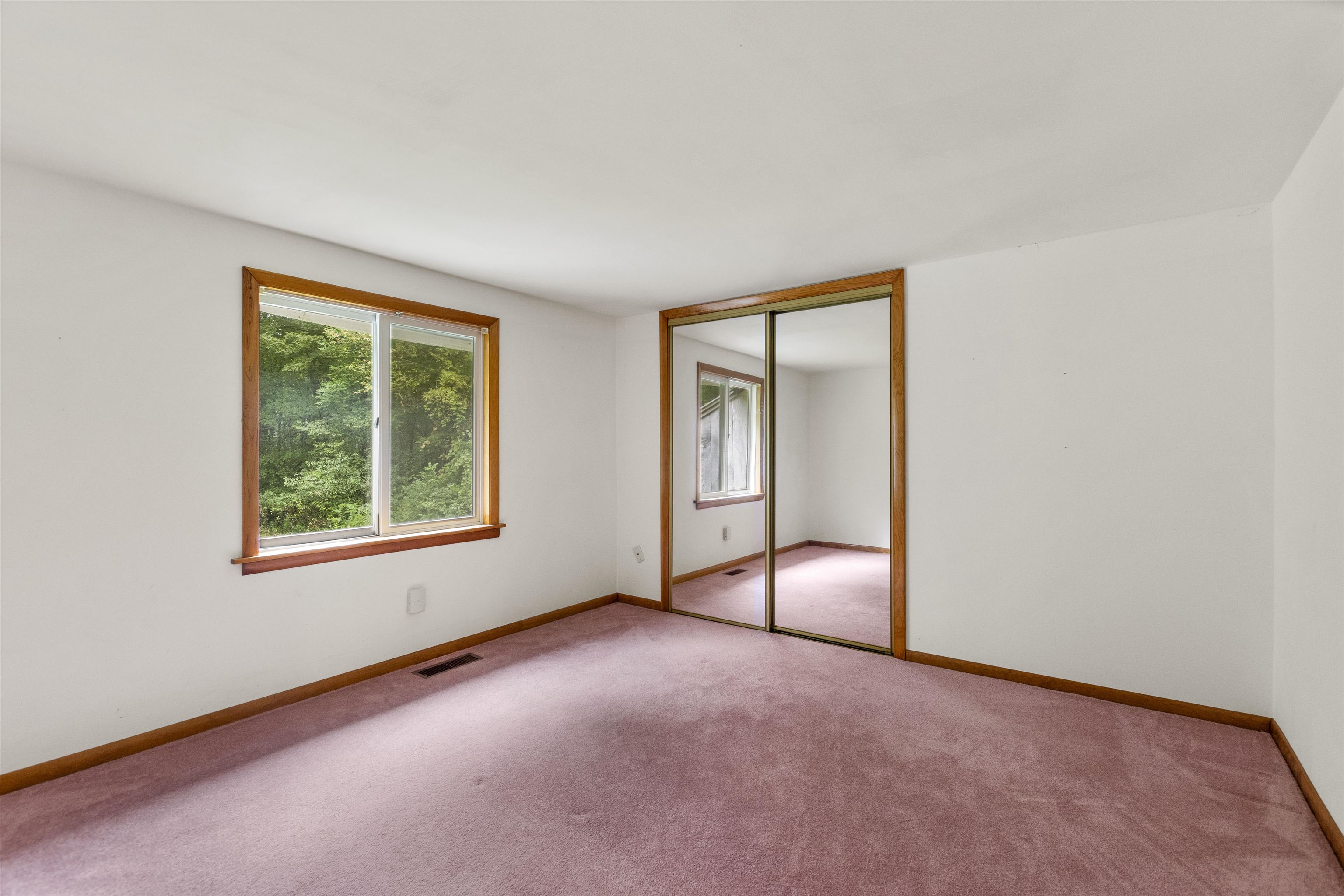 1729 Old West Road Arlington, VT 05250 - Photo 20 of 40 Gallery Image 20
