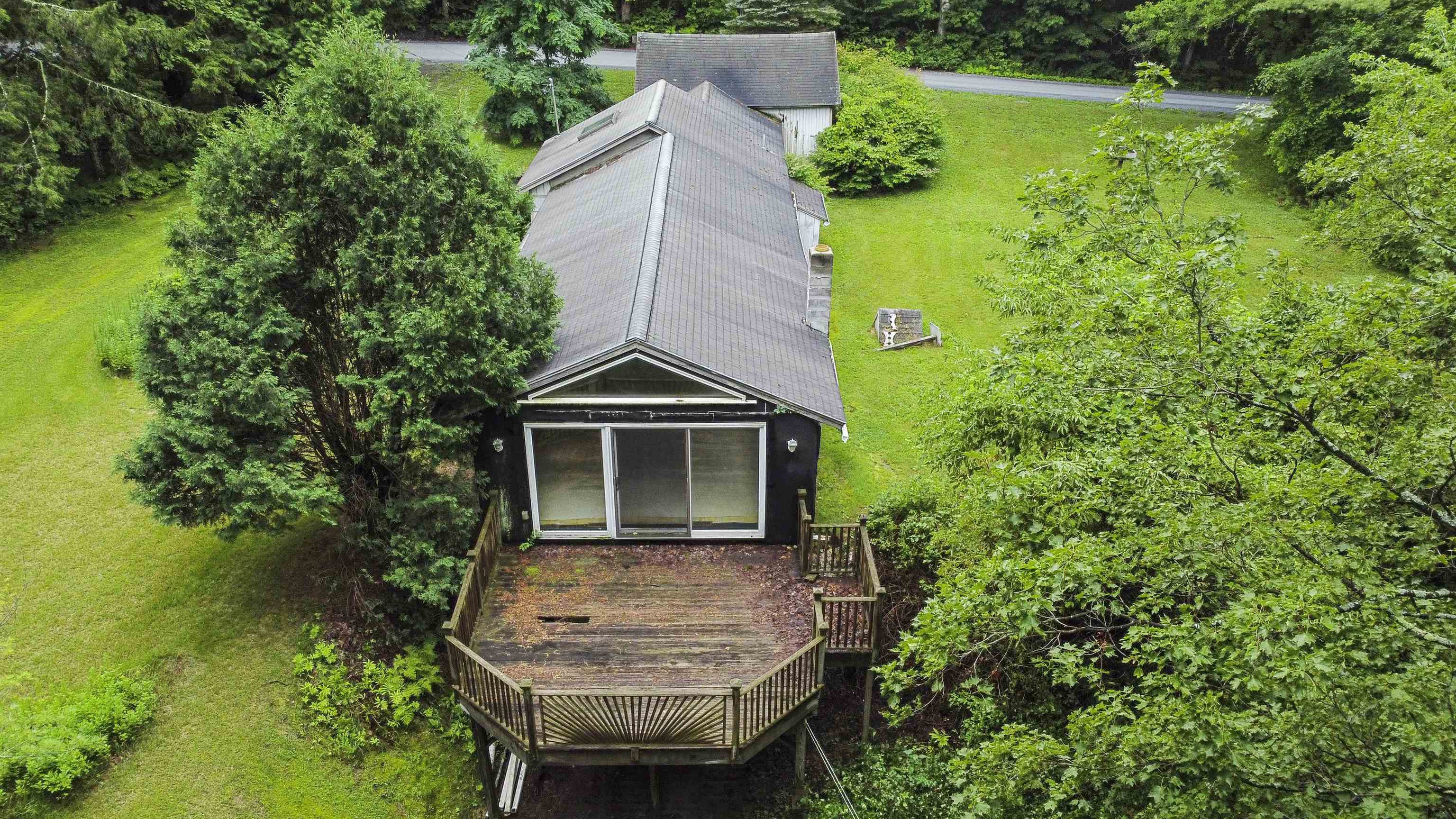 1729 Old West Road Arlington, VT 05250 - Photo 4 of 40 Gallery Image 4
