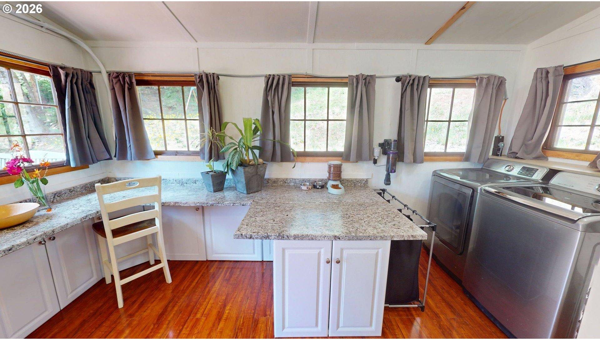 27837 Thimbleberry Road Gold Beach, OR 97444 - Photo 18 of 27 Laundry