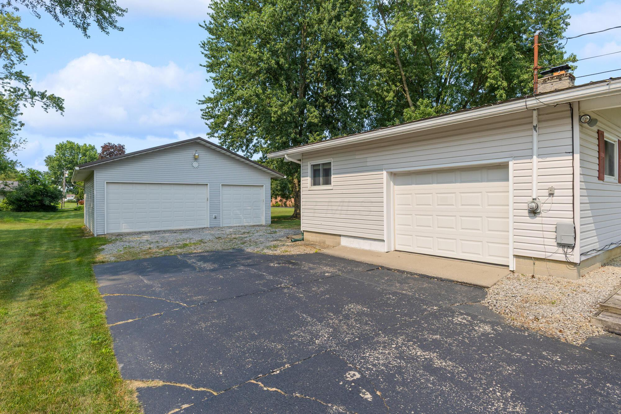 1120 Oakwood Road Marion, OH 43302 - Photo 49 of 57 Detached garage