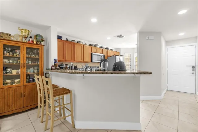 $284,000 | 7421 Sugar Bend Drive, Unit 7421, Orlando, FL 32819