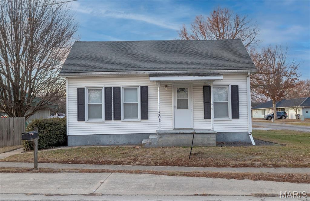 302 South O'Bannon Street Raymond, IL 62560 - Photo 2 of 28