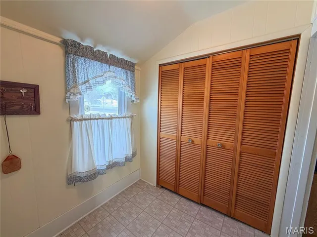 $96,000 | 302 South O'Bannon Street, Raymond, IL 62560