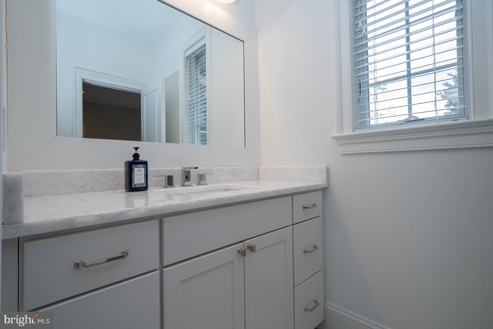 792 North Wayne Avenue Wayne, PA 19087 - Photo 25 of 53 En-suite Bath # 3