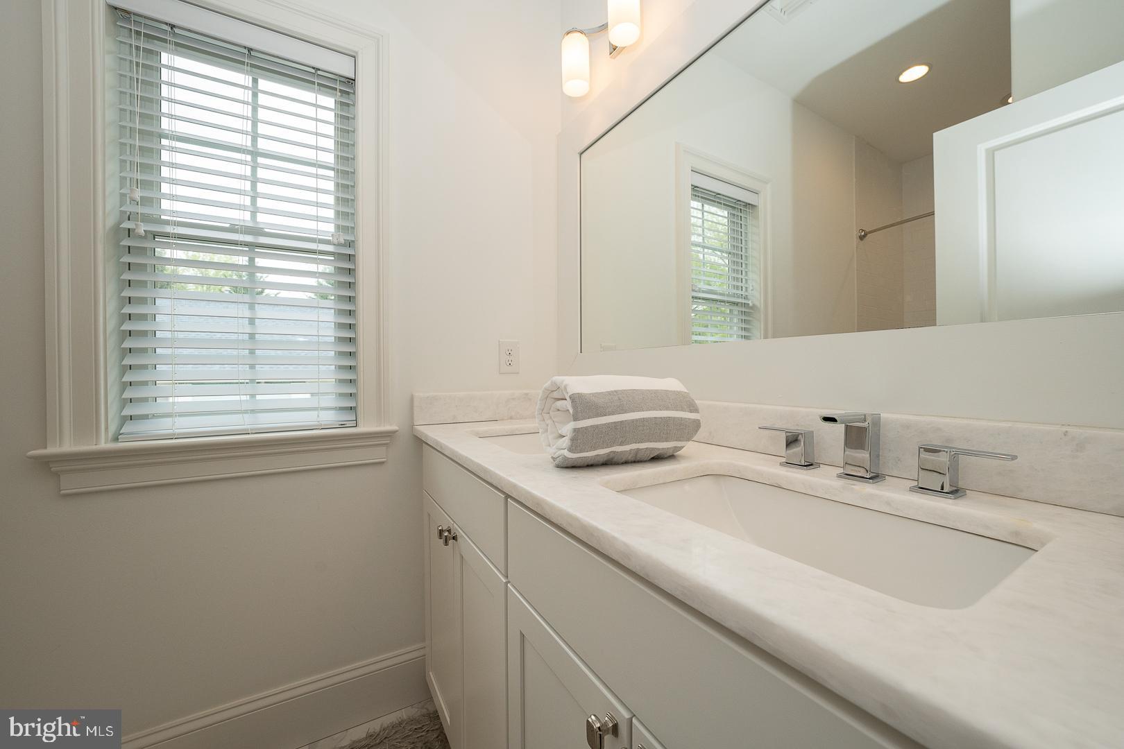 792 North Wayne Avenue Wayne, PA 19087 - Photo 28 of 53 Full Hall Bathroom #4 with Tub/Shower