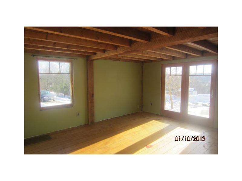 672 Gardiner Road Dresden, ME 04342 - Photo 15 of 35 Den/Family/Great Room.