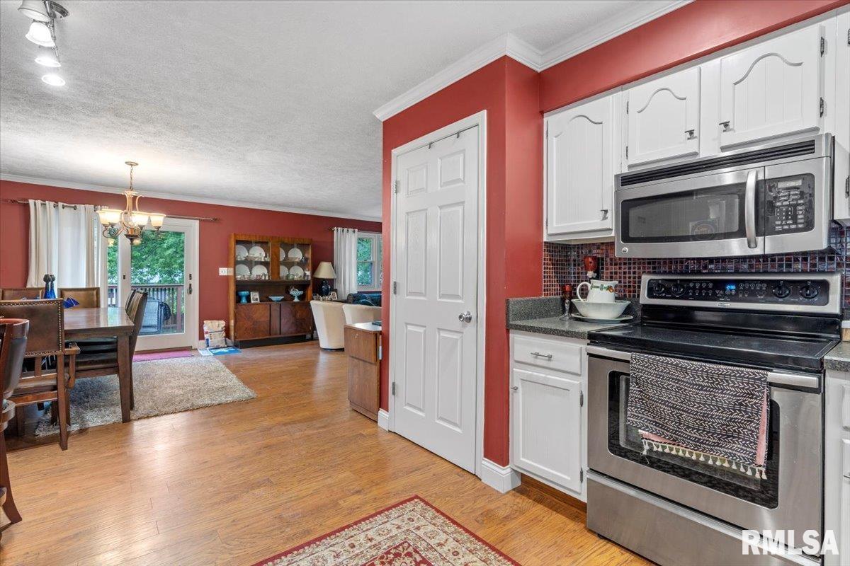 1913 Croydon Drive Springfield, IL 62703 - Photo 14 of 34