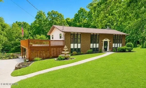 $585,000 | 235 South Ridge Road, Knoxville, TN 37920