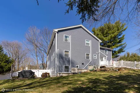 $1,075,000 | 72 Woodbury Avenue, Unit 1, Portsmouth, NH 03801
