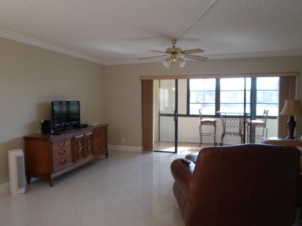 204 Capri East Delray Beach, FL 33484 - Photo 11 of 21 2016-02-02 02.40.46