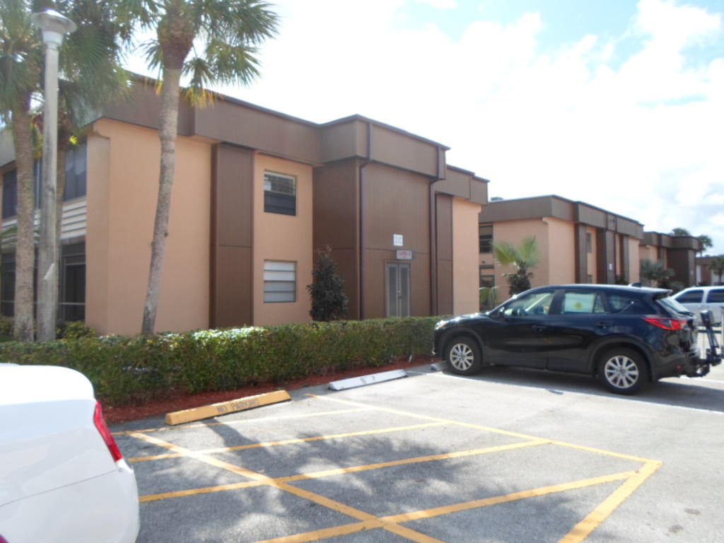 204 Capri East Delray Beach, FL 33484 - Photo 2 of 21 2016-02-02 02.37.14