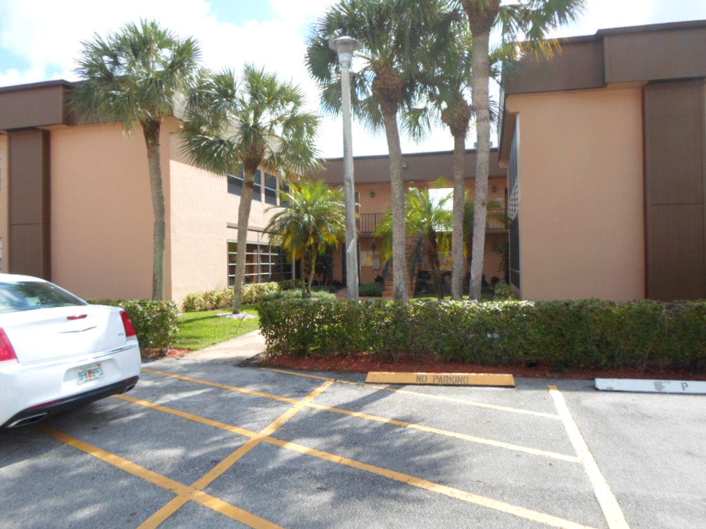 204 Capri East Delray Beach, FL 33484 - Photo 3 of 21 2016-02-02 02.37.24