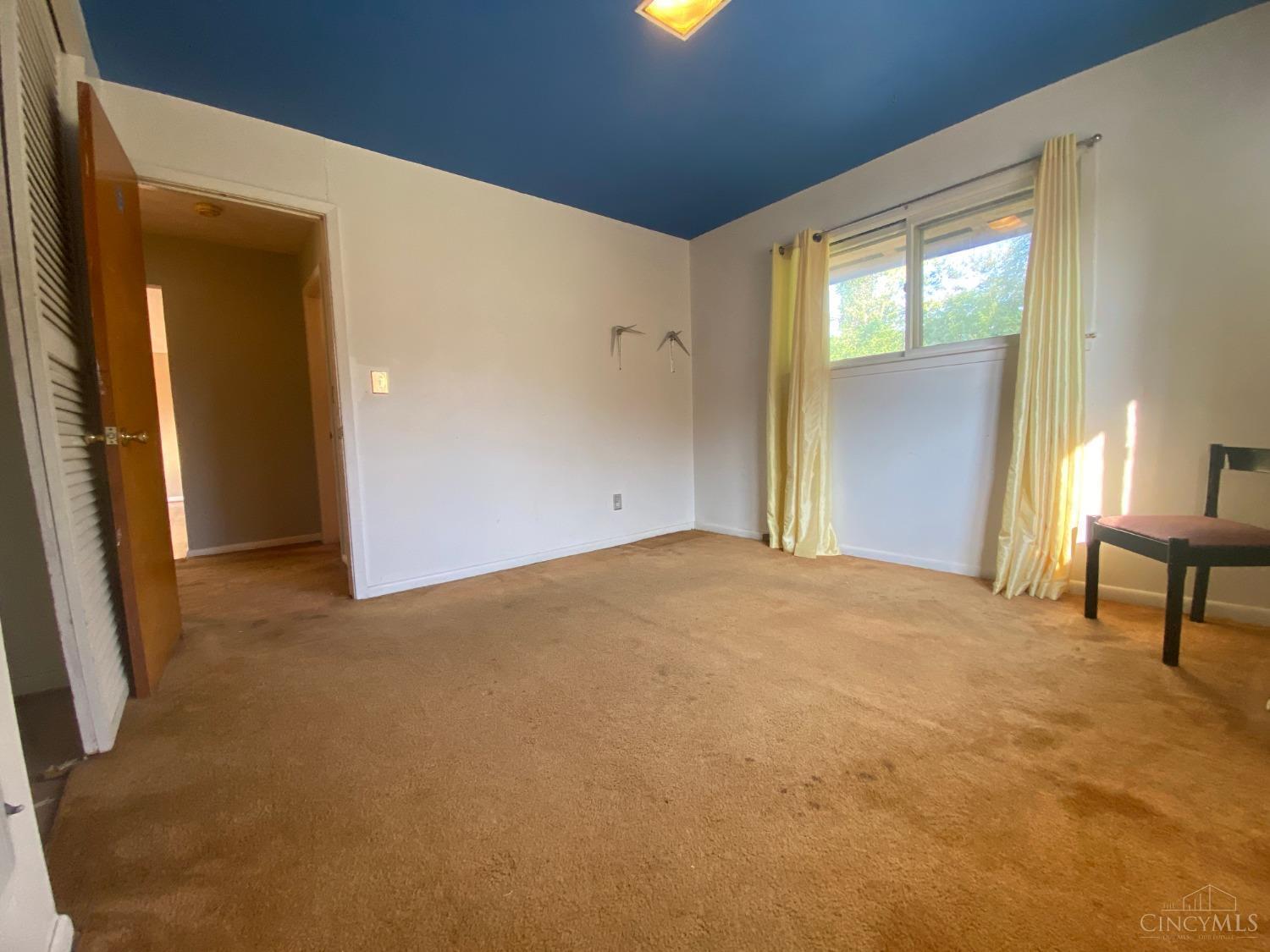 7996 Stillwell Road Cincinnati, OH 45237 - Photo 12 of 25