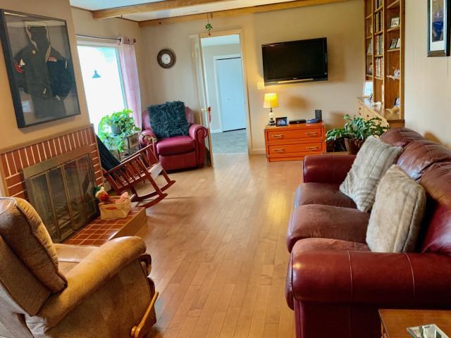 305 State Street Presque Isle, ME 04769 - Photo 11 of 36 Family room