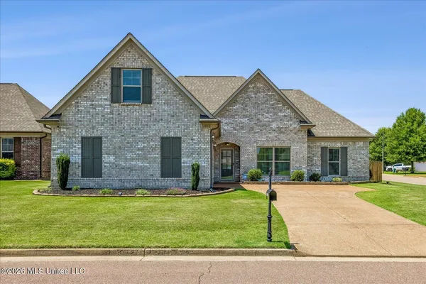 $329,900 | 2606 Summer Knoll Drive, Southaven, MS 38672