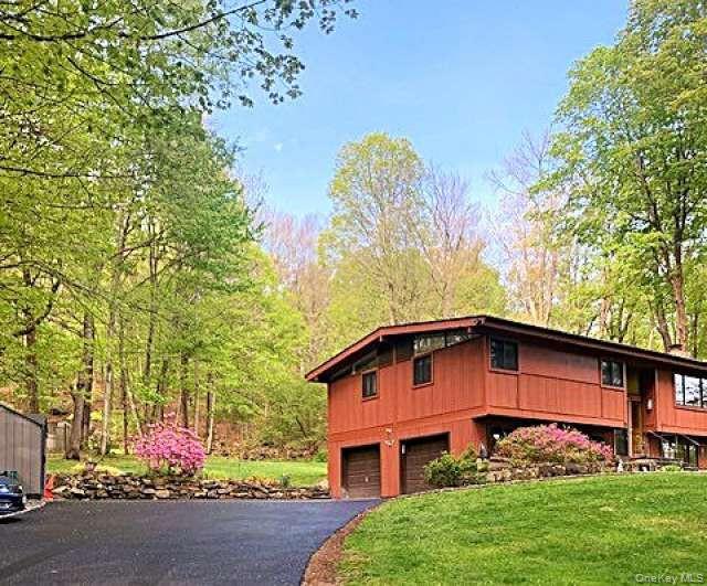 25 Ponderosa Road Carmel, NY 10512 - Photo 2 of 25