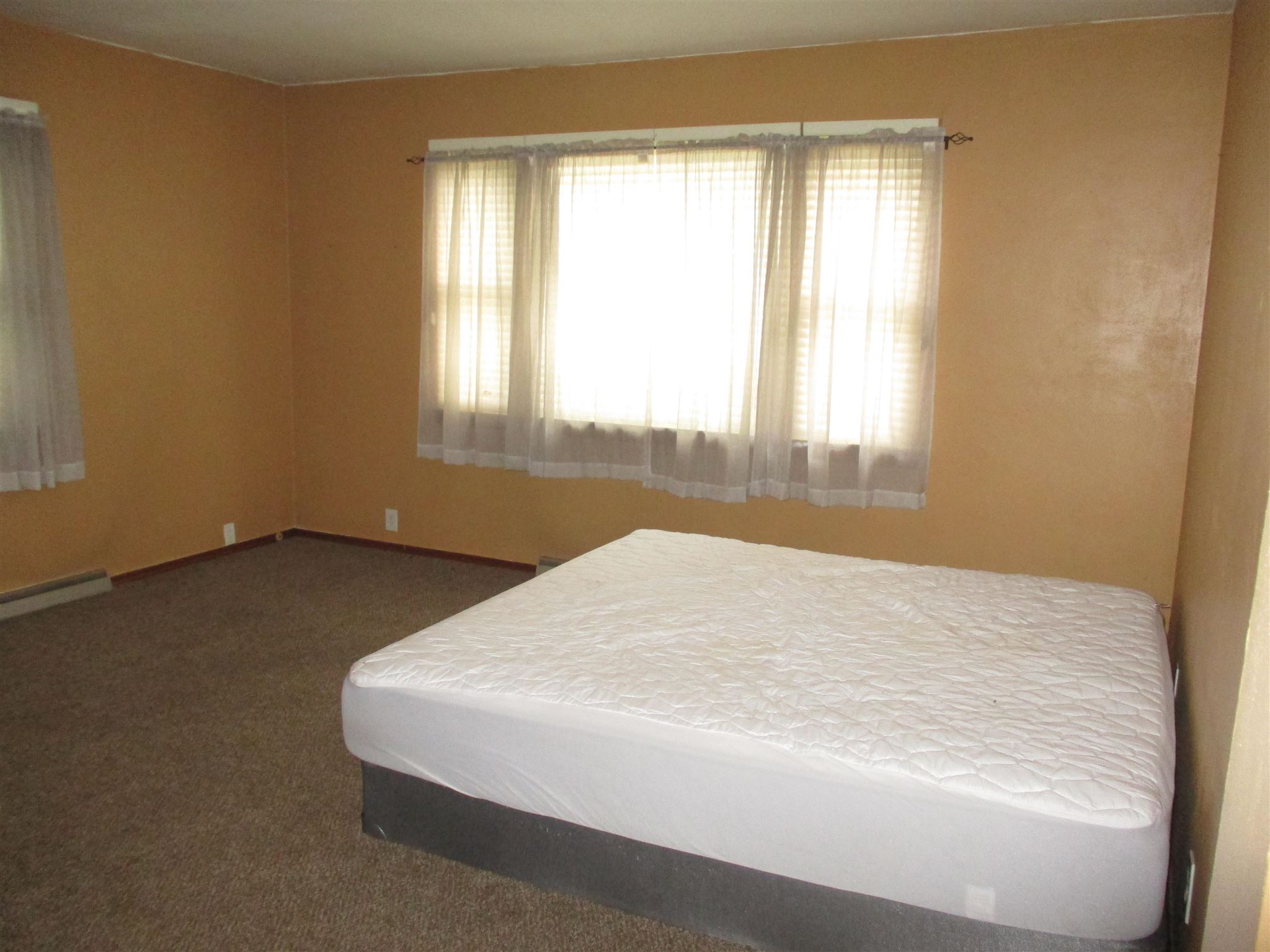 121 West 3rd Street Rochester, IN 46975 - Photo 3 of 11 Gallery Image 3