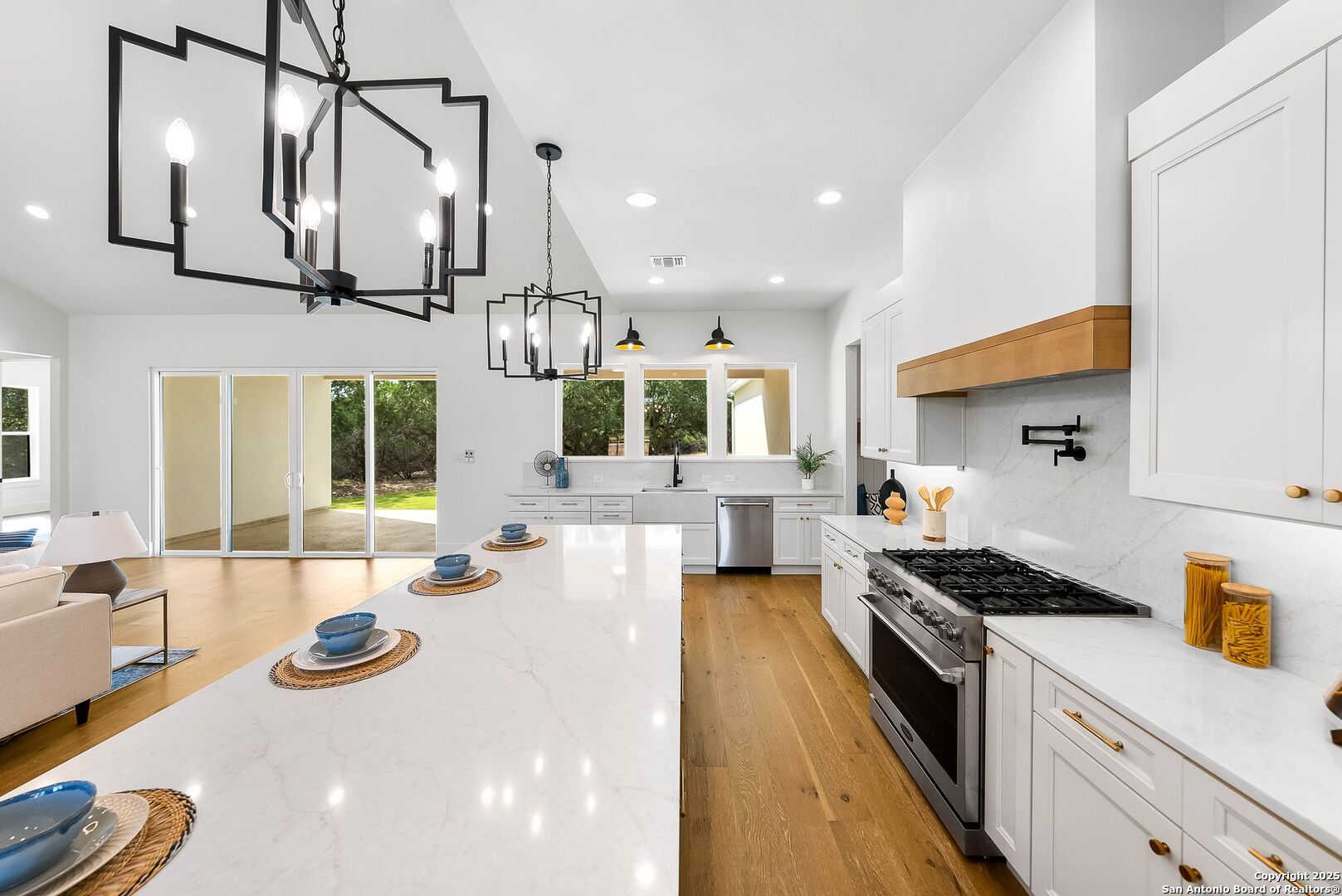 456 Rio Azul Drive Pipe Creek, TX 78063 - Photo 12 of 56