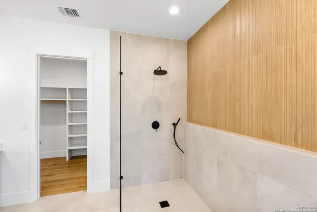 $818,000 | 456 Rio Azul Drive, Pipe Creek, TX 78063