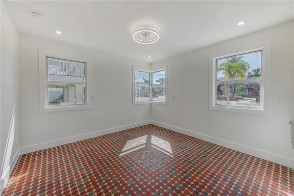 $4,750 | 16245 Gulf Boulevard, Redington Beach, FL 33708