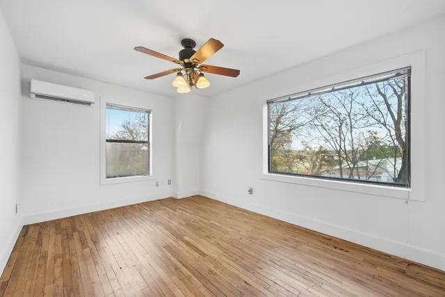 $950,000 | 111 East 2nd Street, Georgetown, TX 78626