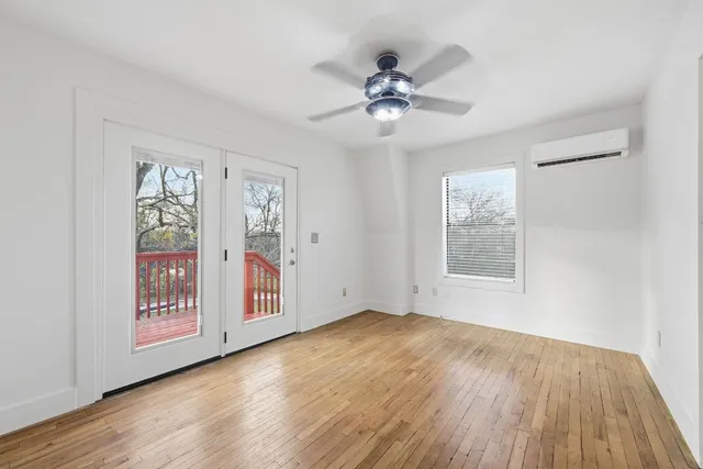 $950,000 | 111 East 2nd Street, Georgetown, TX 78626