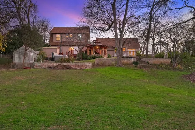 $950,000 | 111 East 2nd Street, Georgetown, TX 78626