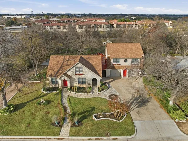 $950,000 | 111 East 2nd Street, Georgetown, TX 78626