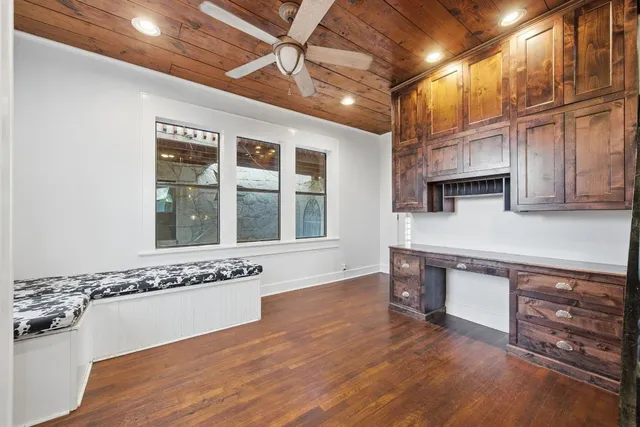 $950,000 | 111 East 2nd Street, Georgetown, TX 78626