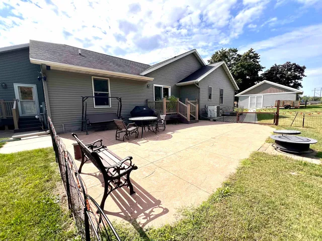 $629,500 | E11220 Birnam Woods, Baraboo, WI 53913