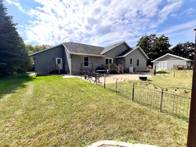 $629,500 | E11220 Birnam Woods, Baraboo, WI 53913