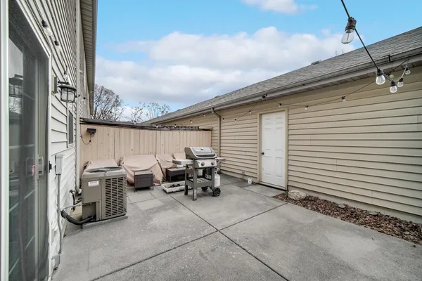 $249,900 | 8822 St James Place, Highland, IN 46322