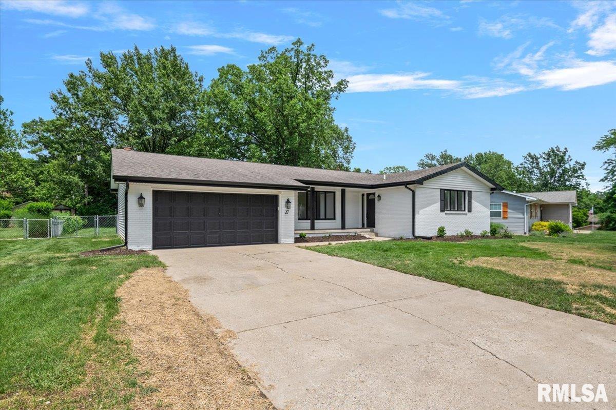 27 Mishawaka Drive Rochester, IL 62563 - Photo 3 of 42