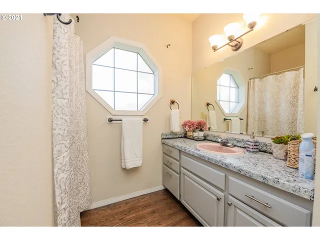 $949,900 | 16121 Northeast San Rafael Street, Portland, OR 97230