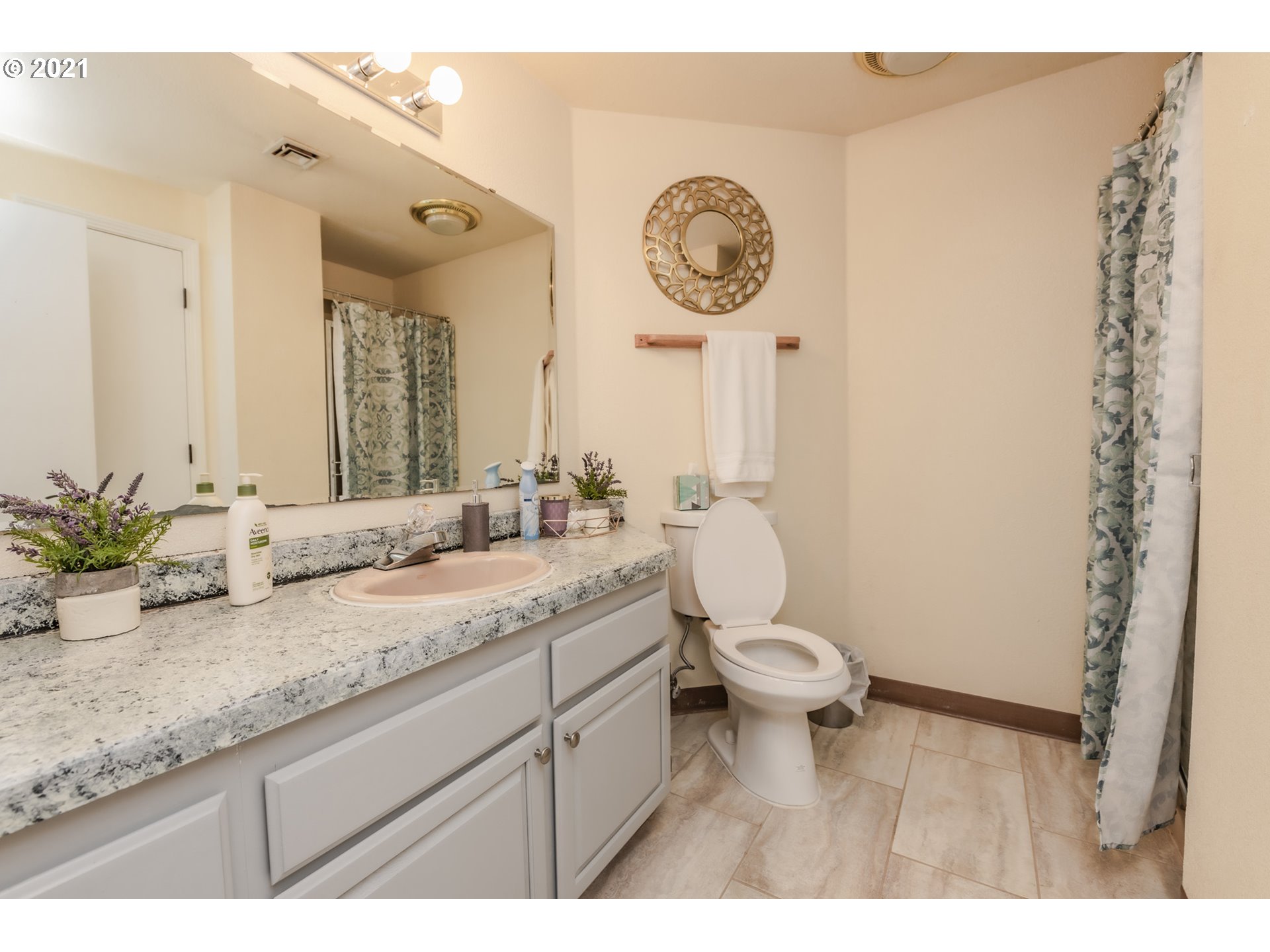 16121 Northeast San Rafael Street Portland, OR 97230 - Photo 17 of 32