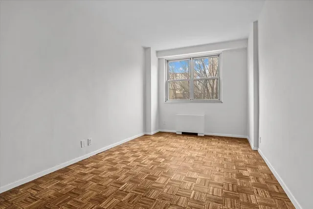 $379,500 | 555 Kappock Street, Unit 4H | Spuyten Duyvil