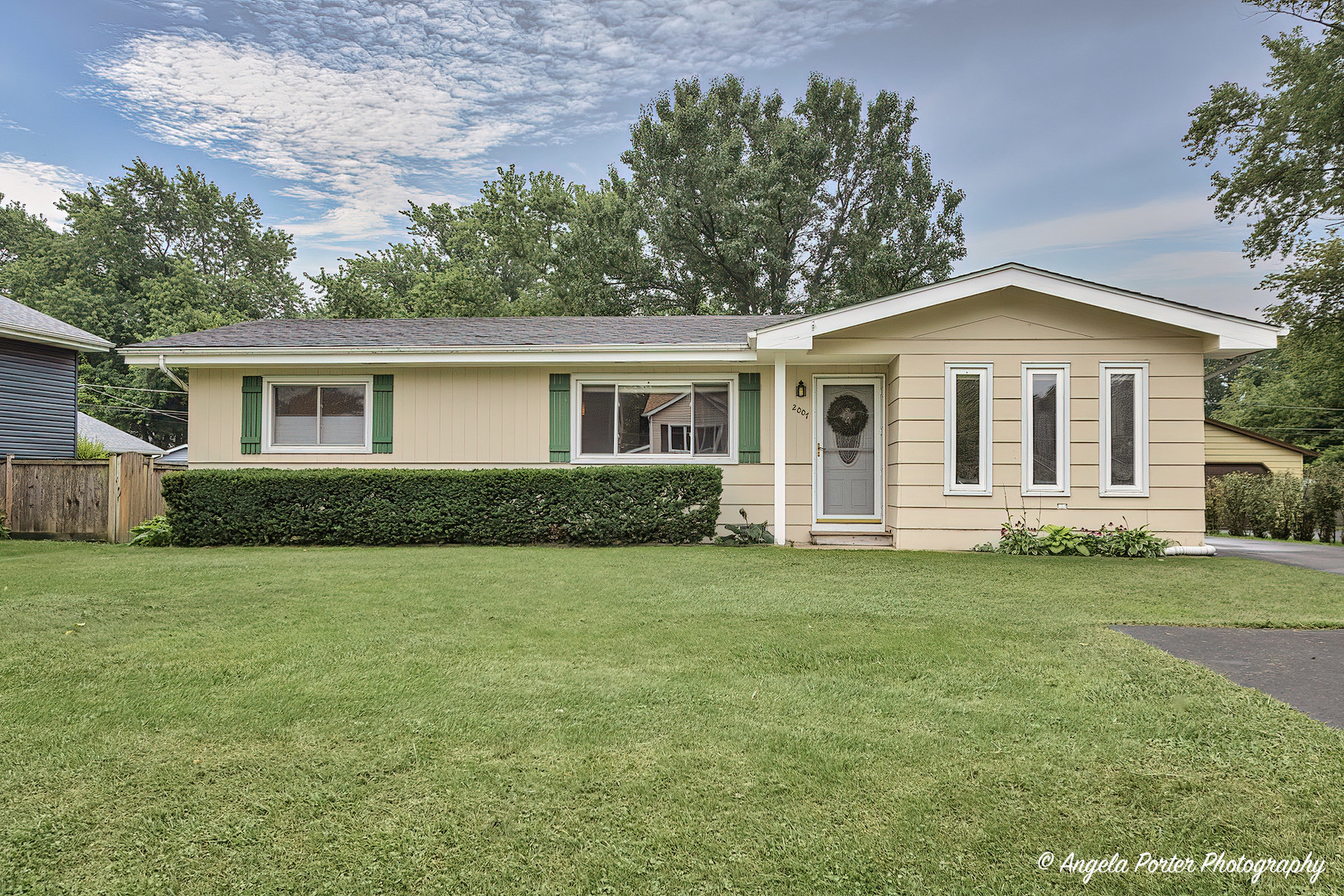 2007 Fairfield Road Lindenhurst, IL 60046 - Photo 1 of 19 Gallery Image 1