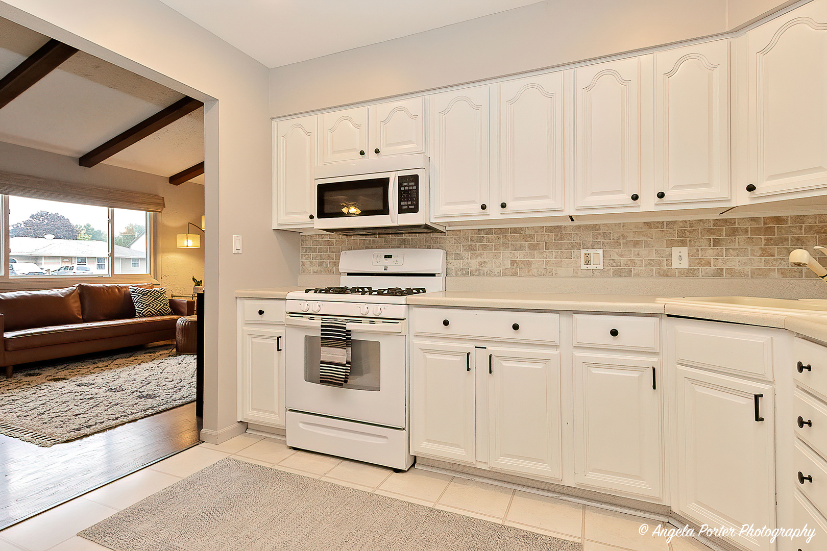 2007 Fairfield Road Lindenhurst, IL 60046 - Photo 9 of 19 Gallery Image 9