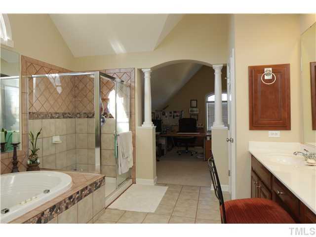 12300 Corvus Road Raleigh, NC 27614 - Photo 22 of 25 Master Bath/Spa