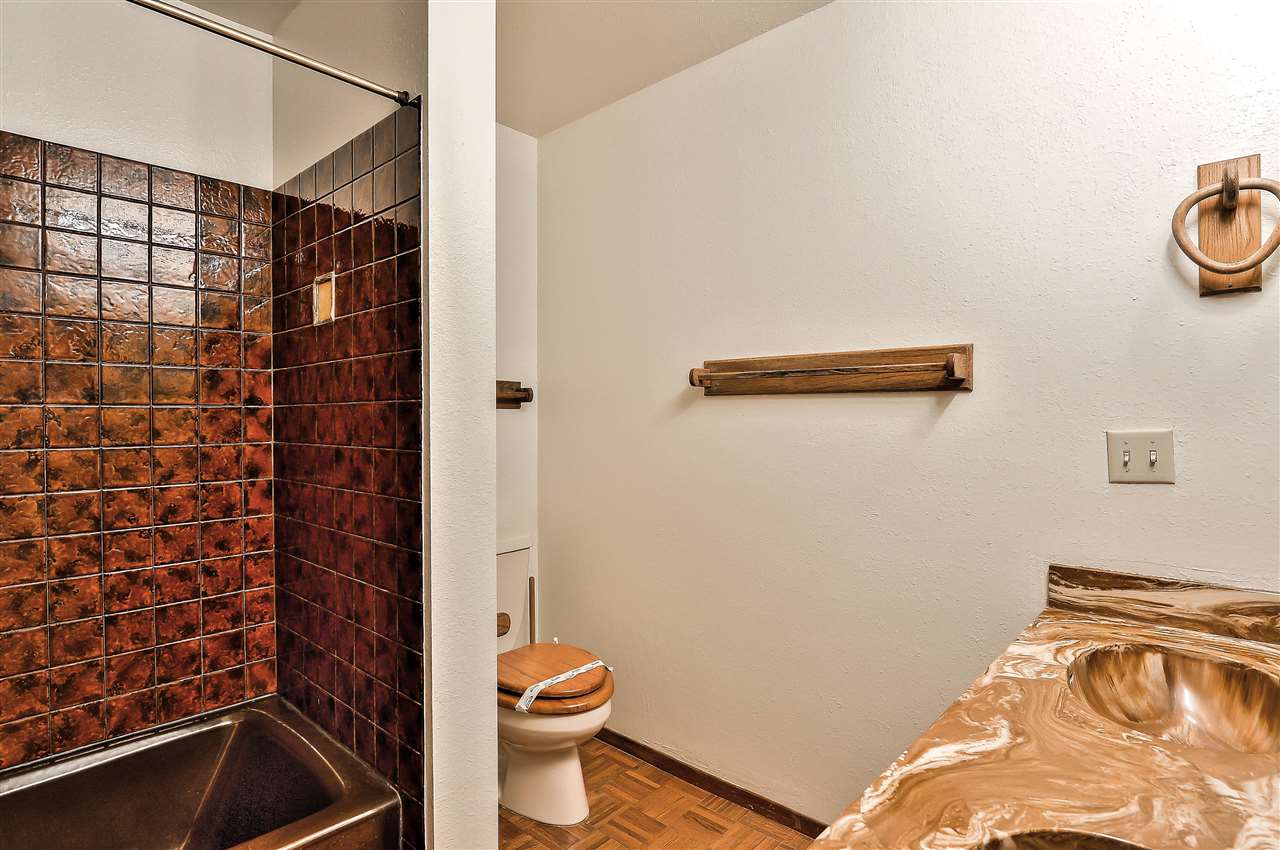 11782 Baden Road Truckee, CA 96161 - Photo 8 of 14 Gallery Image 8