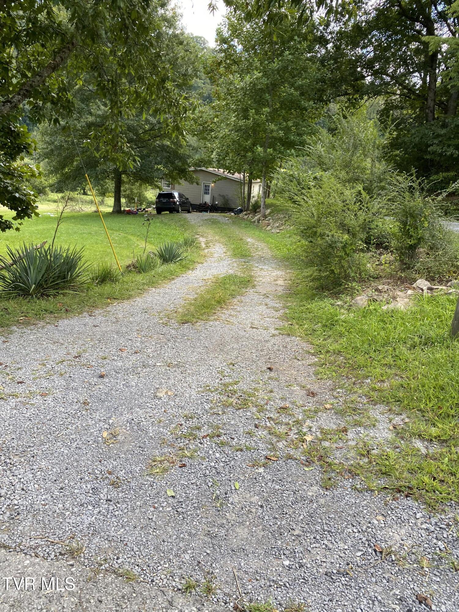 7872 Cave Springs Road Dryden, VA 24243 - Photo 2 of 3 Driveway